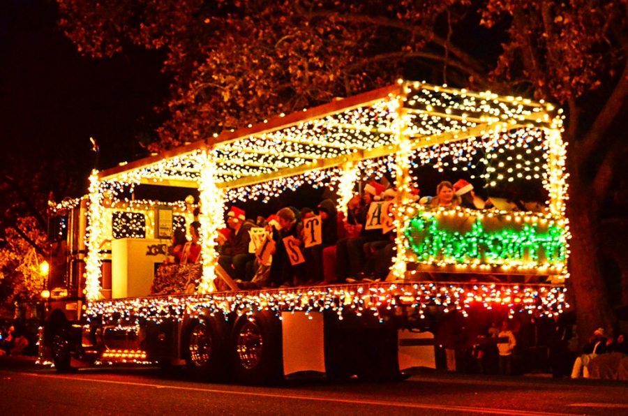 turlock christmas parade 2020 The Holly Jolly Christmas Parade The Roaring Times turlock christmas parade 2020