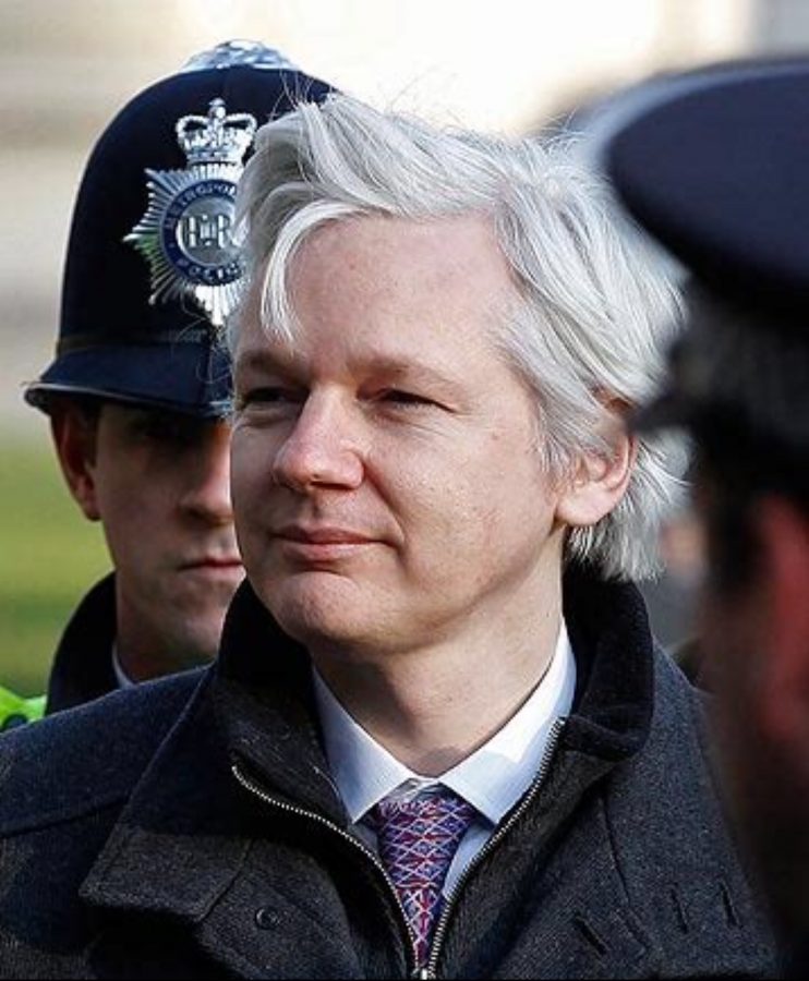 Julian+Assange+Raid